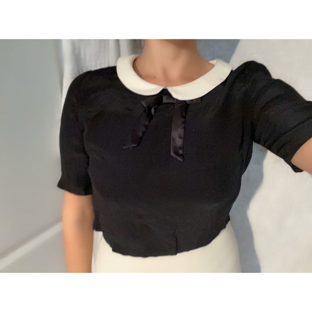 Forever 21 Collard Black & Cream Crop Top